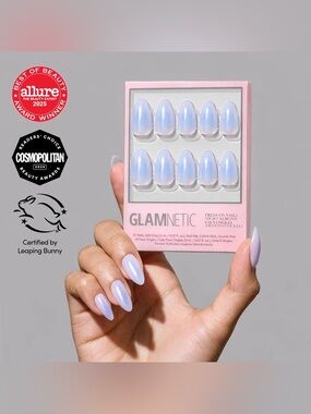 NIB GLAMNETIC
Press-On Nail Kit